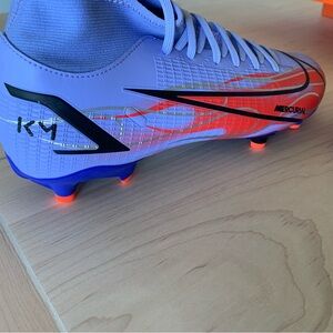 Nike Mercurial Superfly 8 MG Kylian Mbappe Flames Men’s Size 8/Women’s 9.5